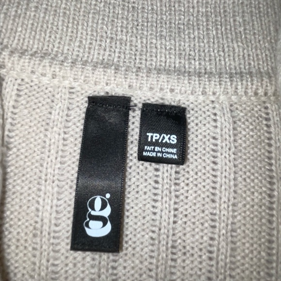 Garage tie up cropped tee. Women’s size XS and colour cream. - Picture 2 of 2